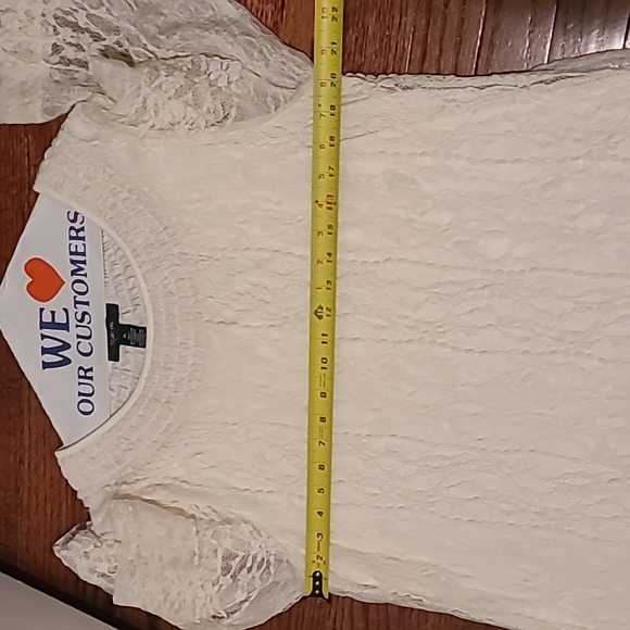 Lace dress fully lined - Picture 8 of 11